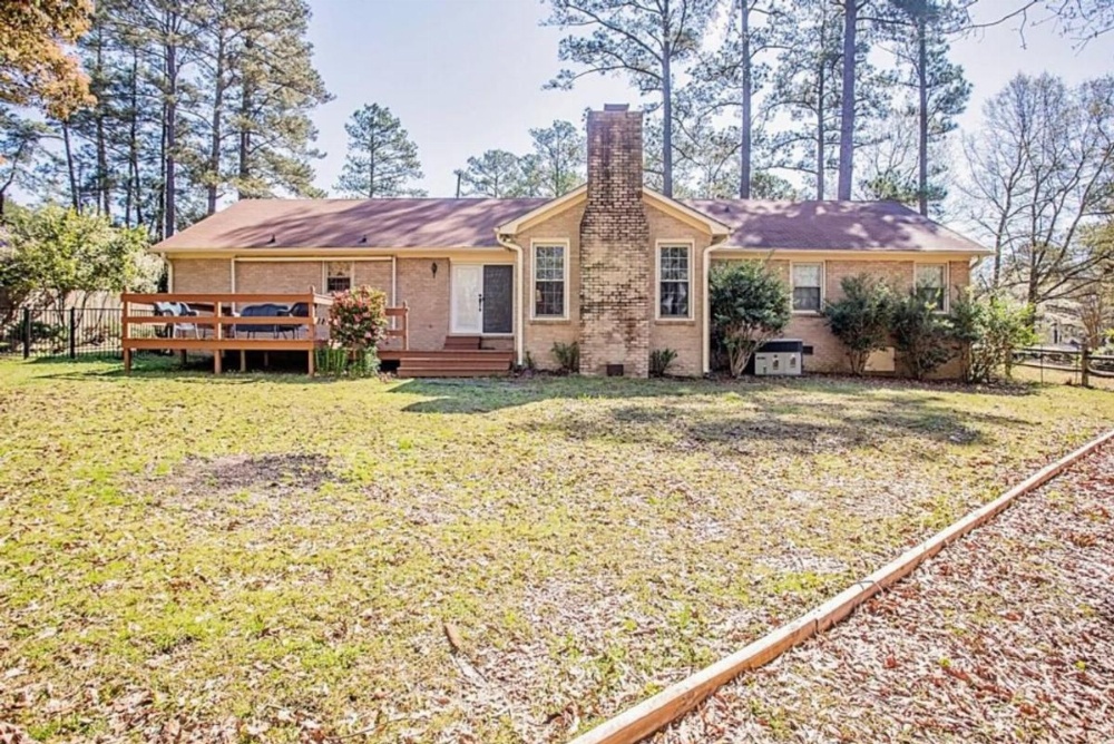 Enjoy the centrally located Mcfadyen Guest House